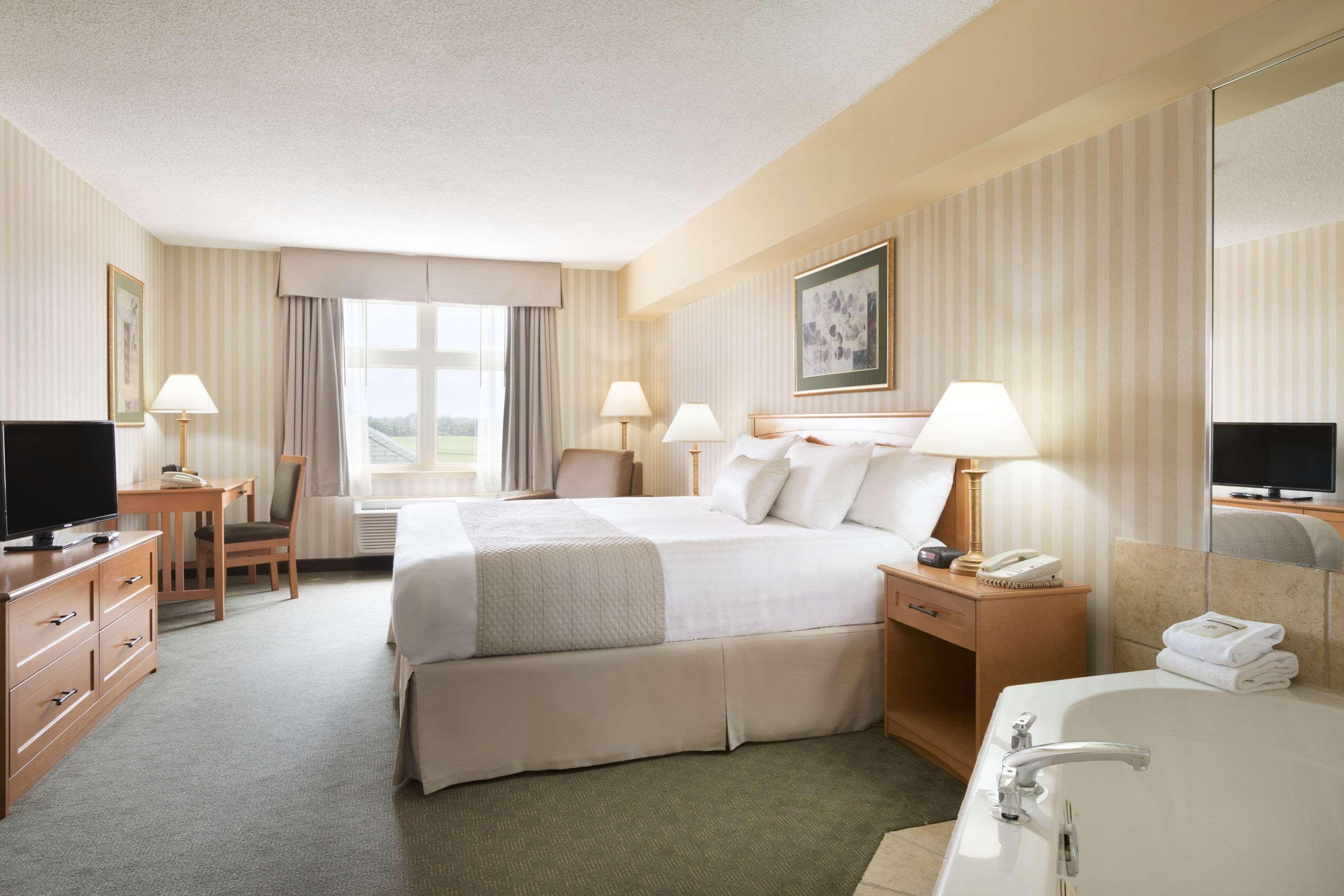Days Inn By Wyndham Orillia Buitenkant foto