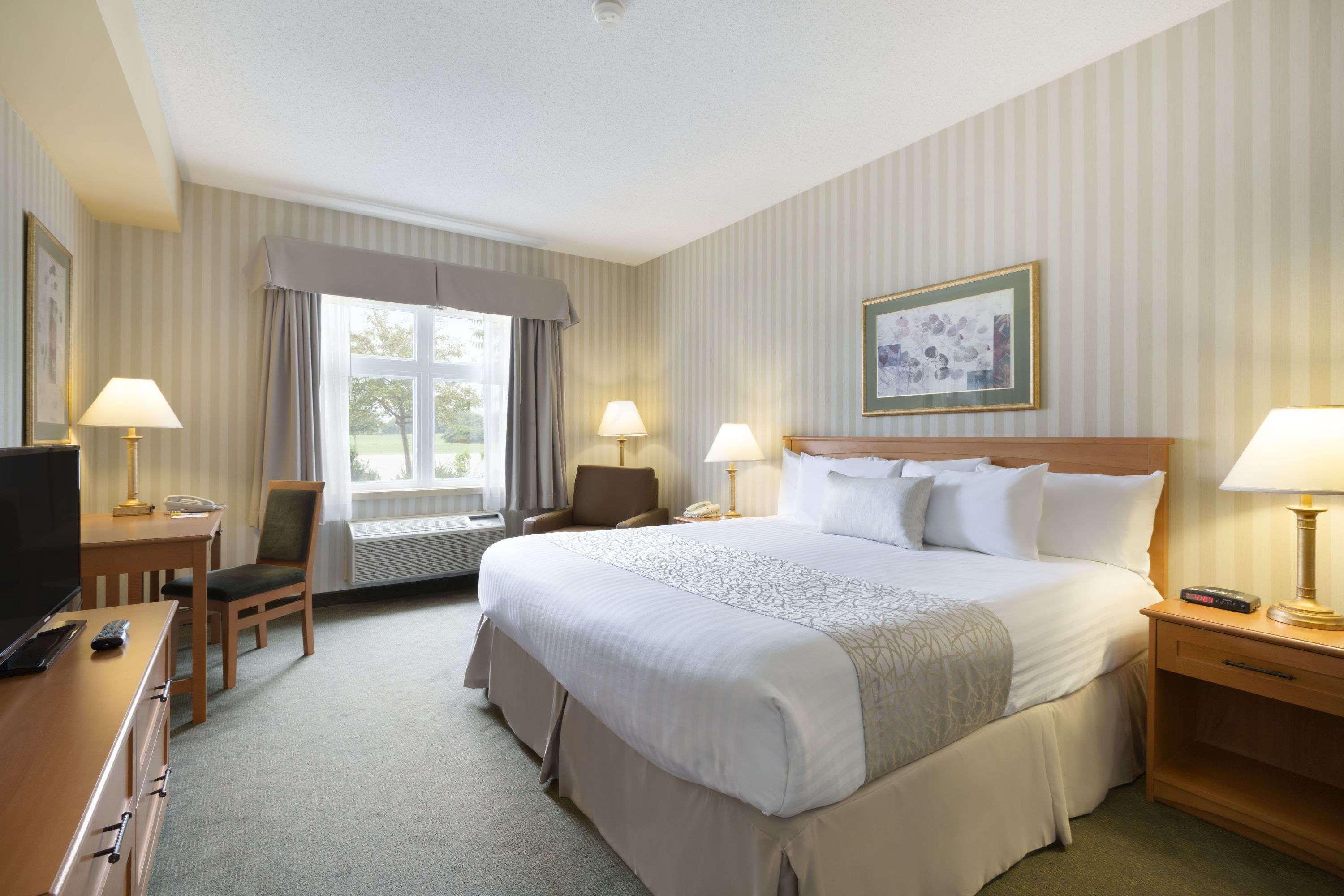 Days Inn By Wyndham Orillia Buitenkant foto