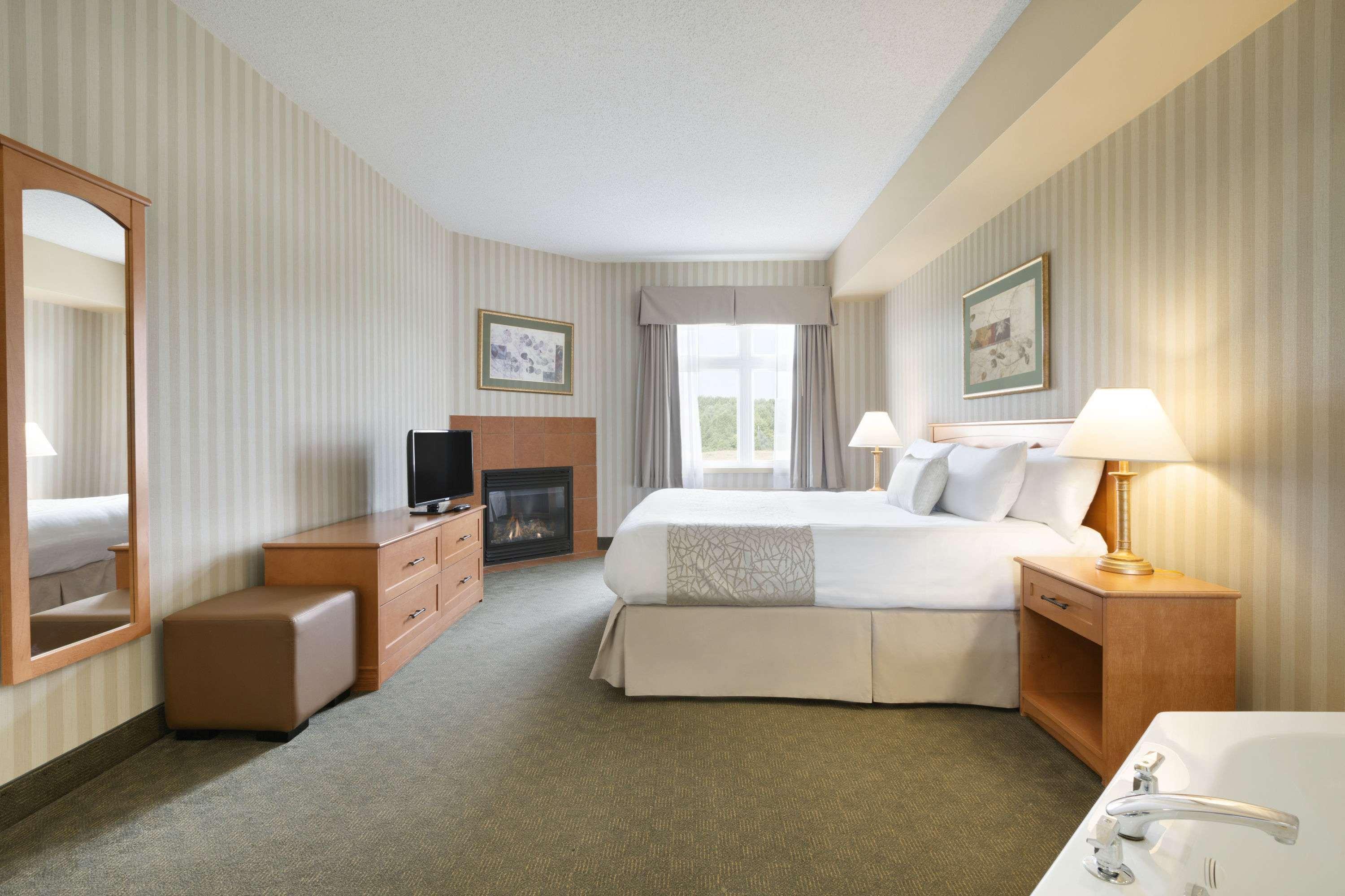 Days Inn By Wyndham Orillia Buitenkant foto