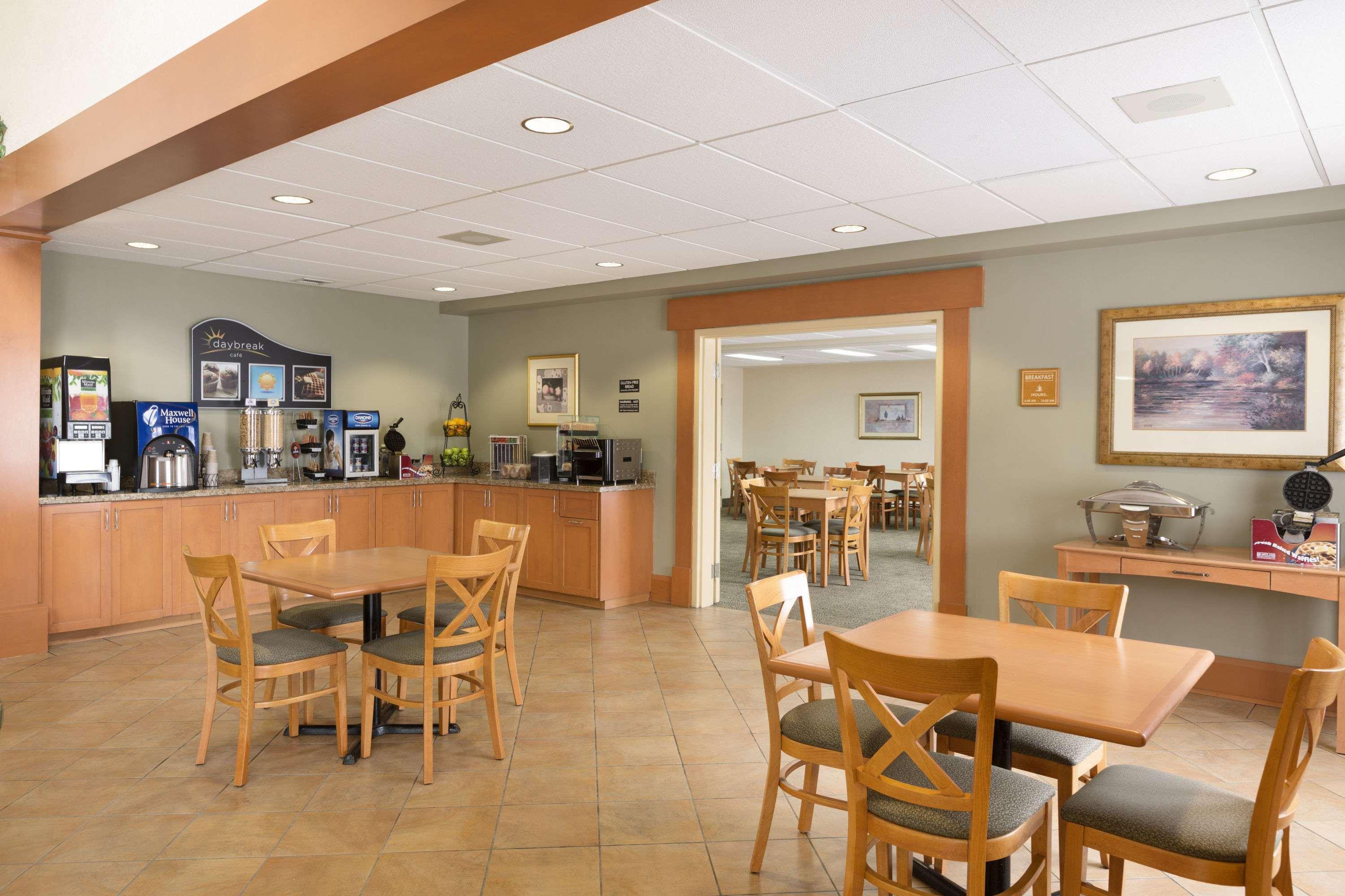 Days Inn By Wyndham Orillia Buitenkant foto