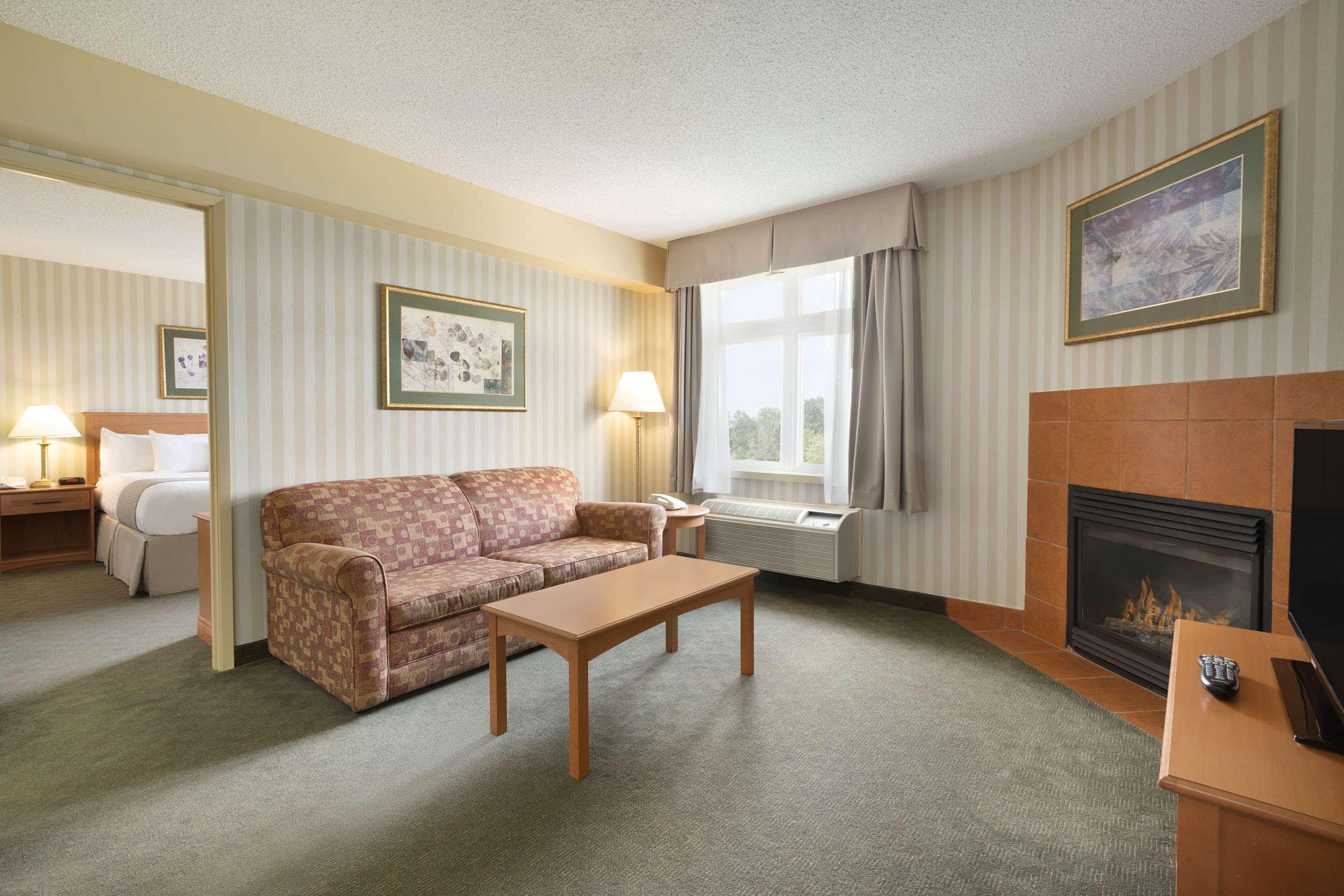 Days Inn By Wyndham Orillia Buitenkant foto